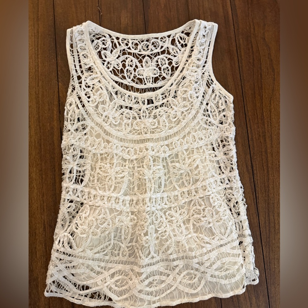Lucky brand off white lace lined tank